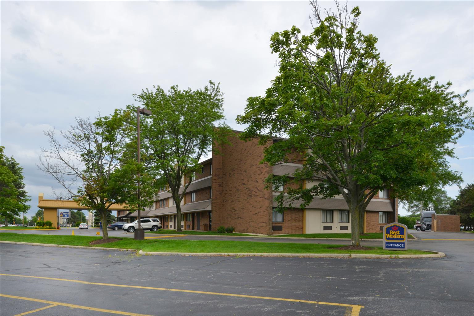 Best Western Naperville Inn Exterior photo